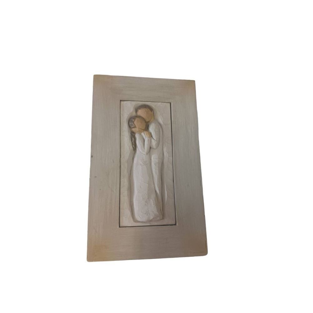 Willow tree box in loves embrace trinket box